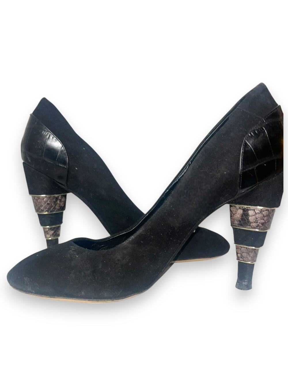 Salvatore Ferraragamo Womans Suede Snake Embossed Pumps Size 6 EUC